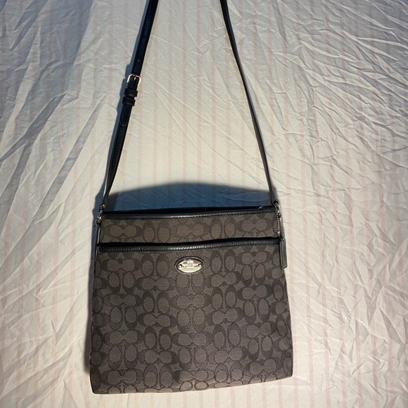 Black coach shoulder bag - Picture 2 of 2